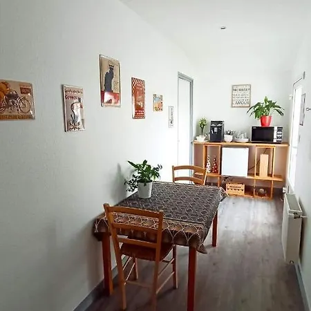 Laurina - Chambre, Sdb, Terrasse, Arrivee Autonome 3* 鲁瓦扬