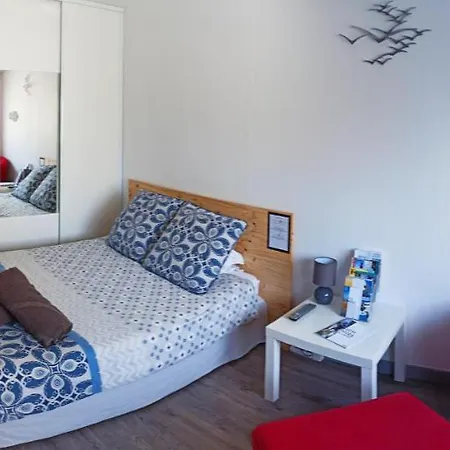 Laurina - Chambre, Sdb, Terrasse, Arrivée Autonome Pensión Royan